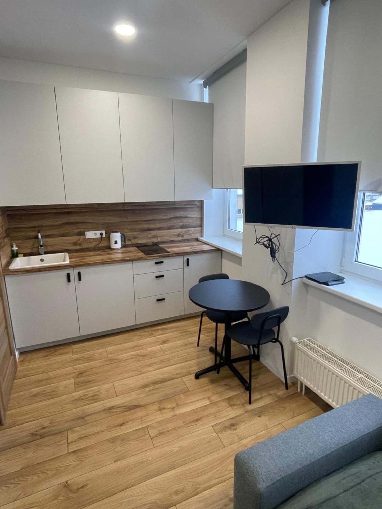 Airport Apartment 32 Self Check-In Free Parking Vilnius Bagian luar foto